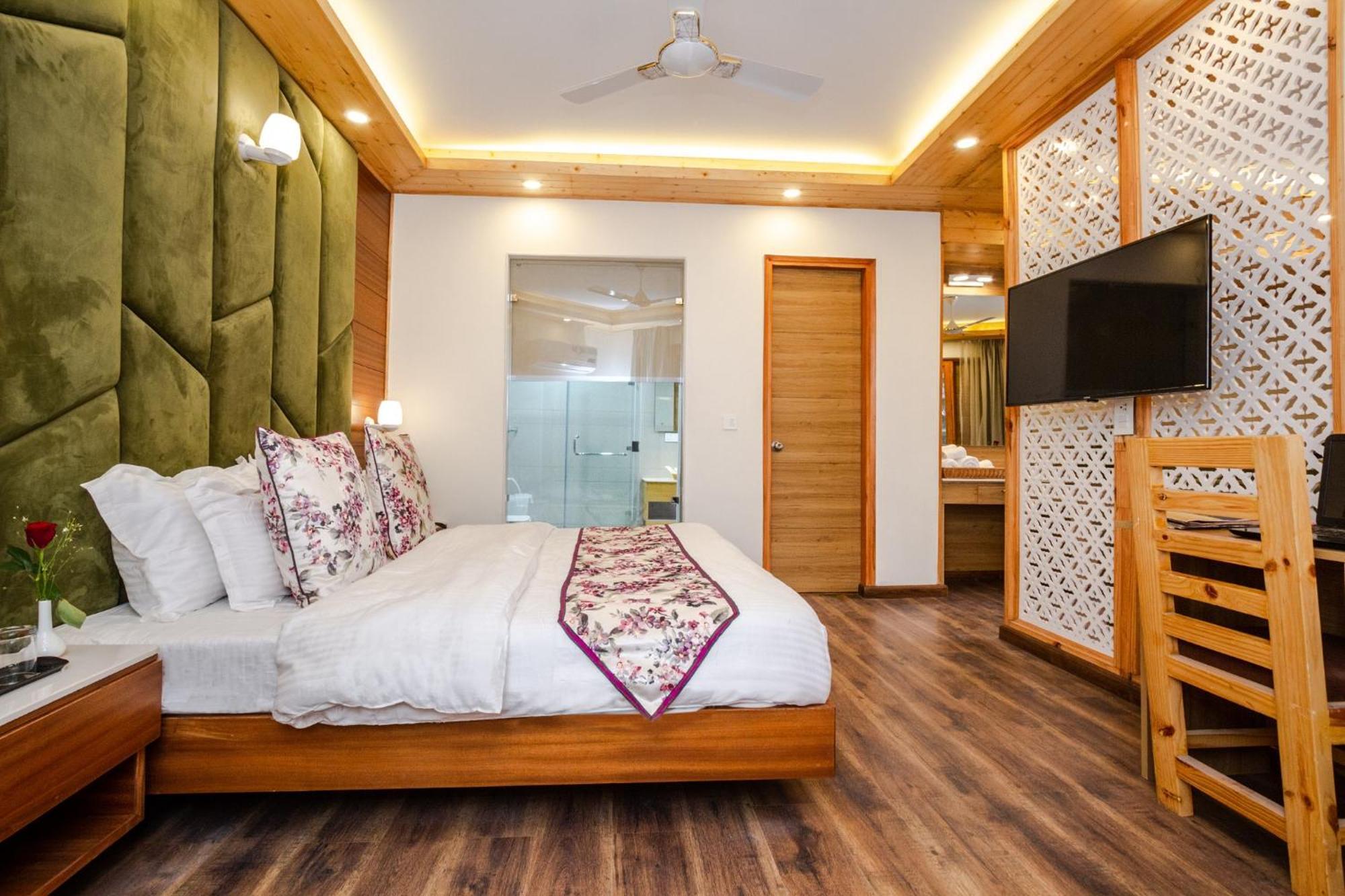 Anand Vardhan Resorts مايالي الغرفة الصورة